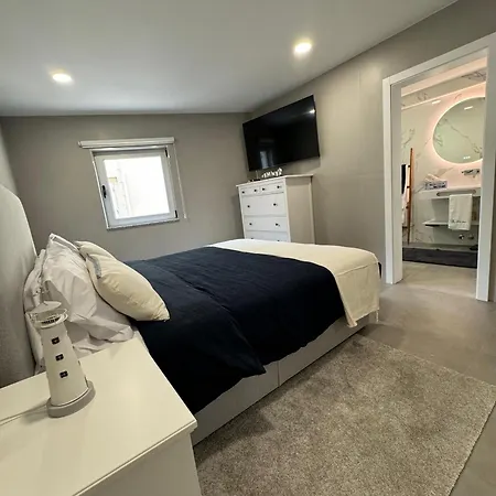 Marina Gemeos - Center By Hd