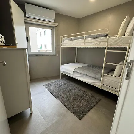 Marina Gemeos - Center By Hd *